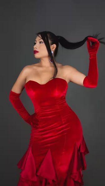 augustina onyeanuna add Thaina Peruvian photo