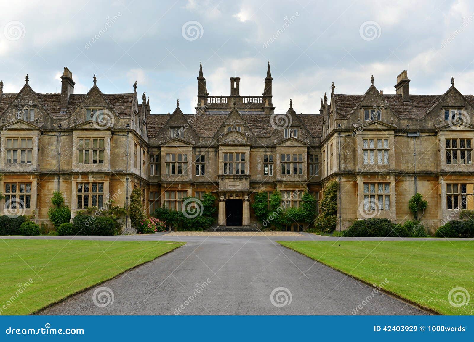 barry mcgarry add The English Mansion photo