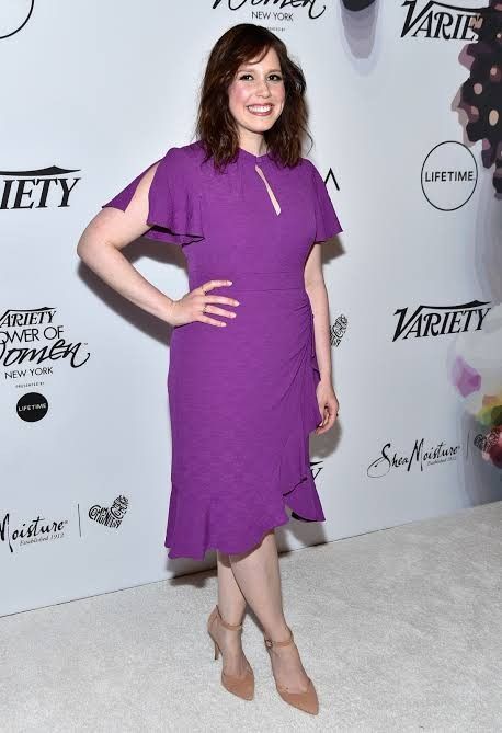 abdallah dawood add Vanessa Bayer Sexy photo