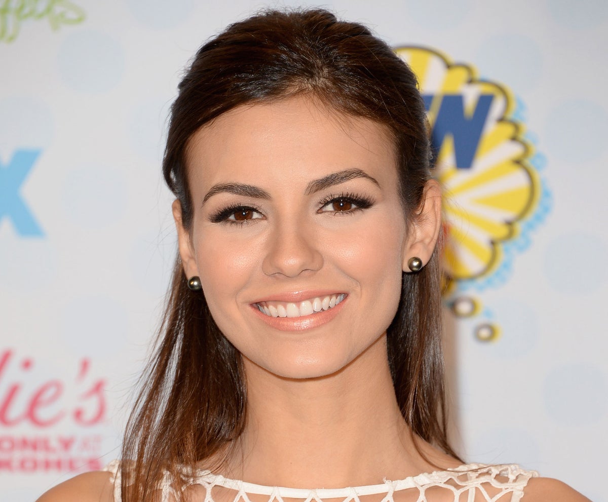 angela renter add Victoria Justice Pron photo