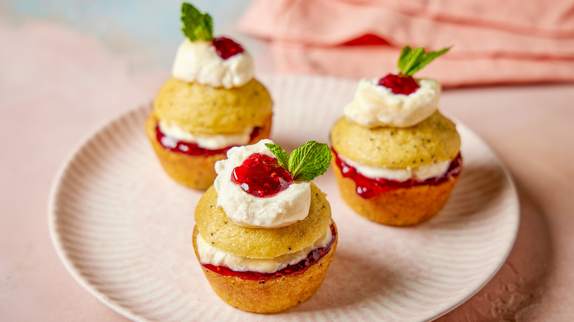 crystal sandy add Viktoria Cakes photo