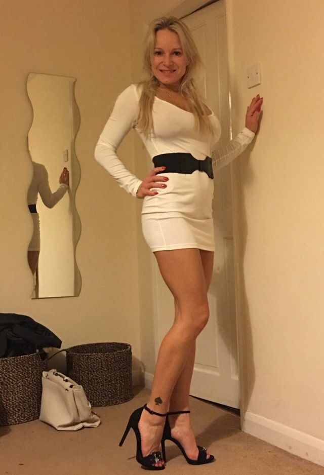 dee murdoch add Wifey Cuckold photo