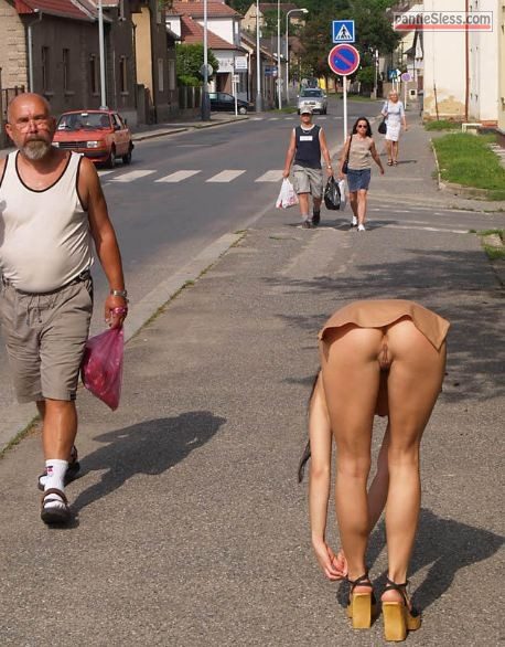 aaron felt add Women Bending Over No Panties photo