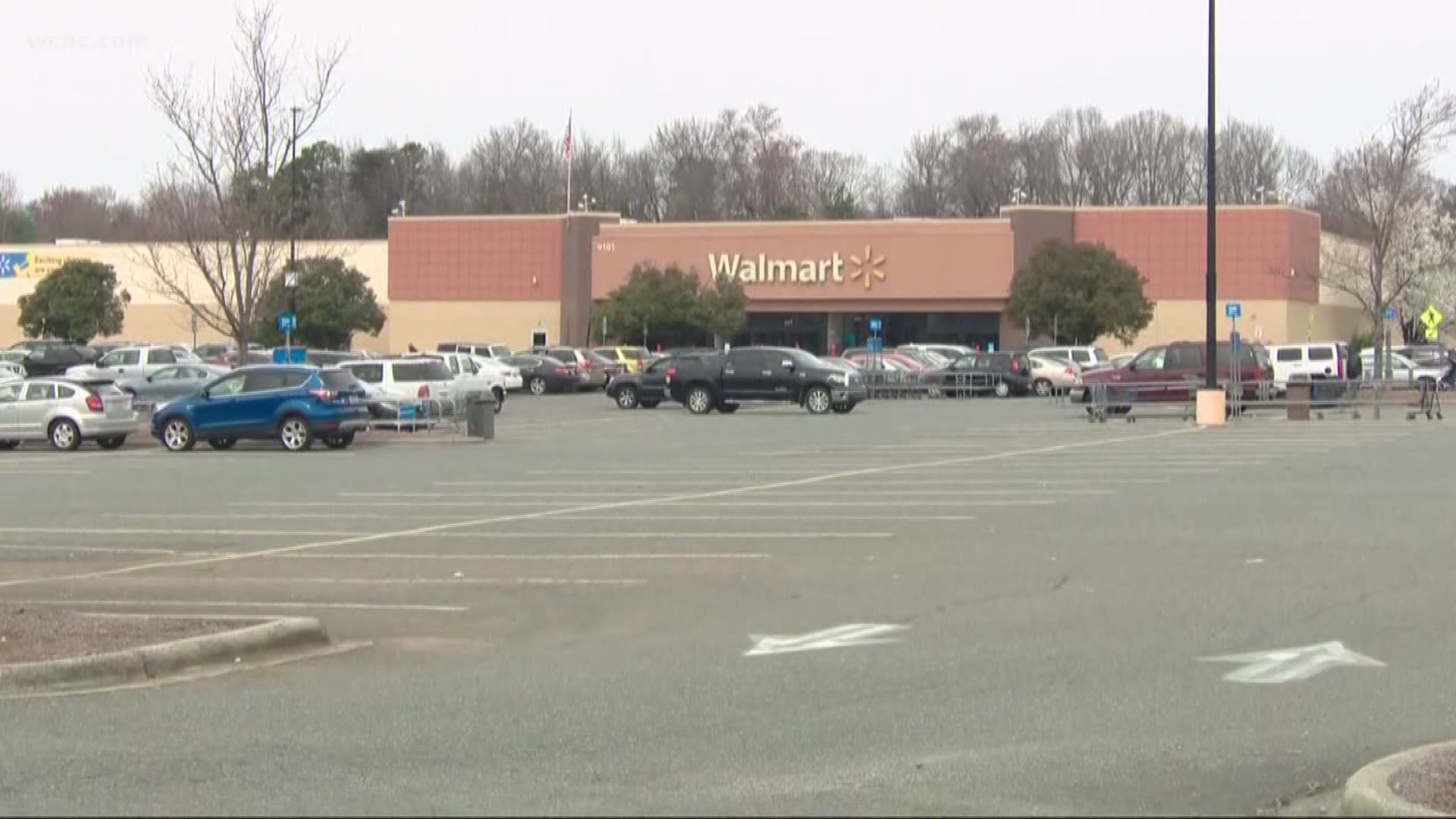aamir malick add Women Flashing At Walmart photo