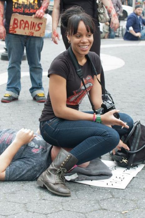 charles kanu add Women Sit On Men Face photo